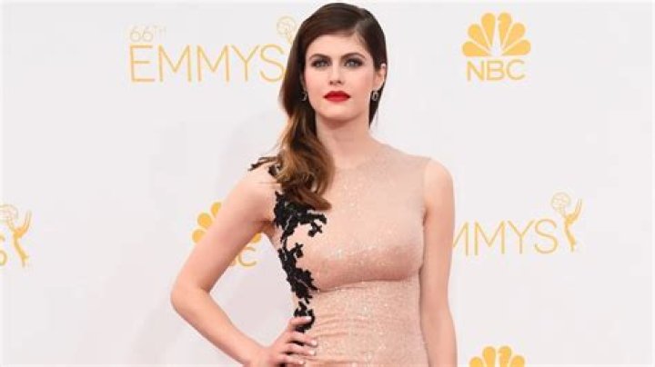 Alexandra Daddario Biography: Husband, Movies & TV Shows, Age, Children, Net Worth, Eyes, Height, Pictures