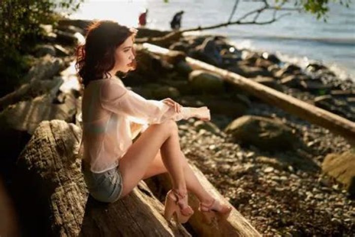 Alexia Fast Biography: Age, Instagram, Net Worth, Boyfriend, Movies, Wikipedia, Awards