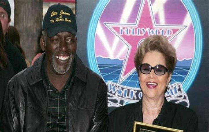 Artis Mills- Wiki, Age, Ethnicity, Wife, Net Worth, Height, Career