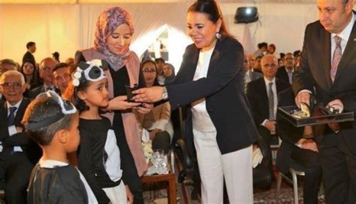 Asma Mhalla Origine Parents