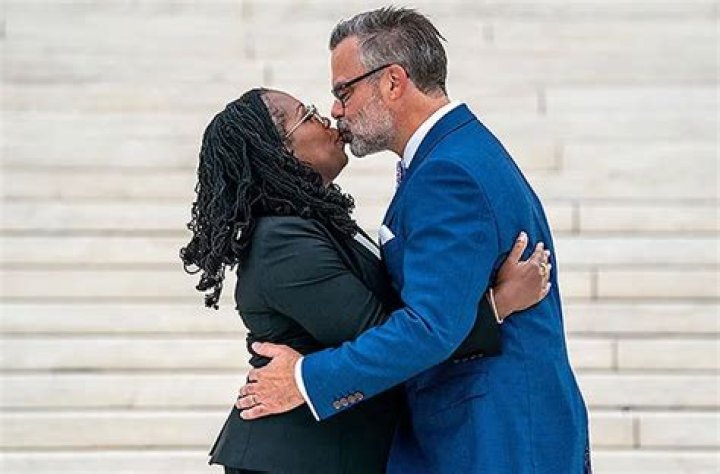 Betty Jackson’s Husband: Who is Betty Jackson Dating?