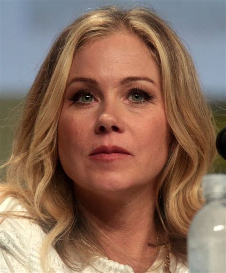 Christina Applegate Wiki