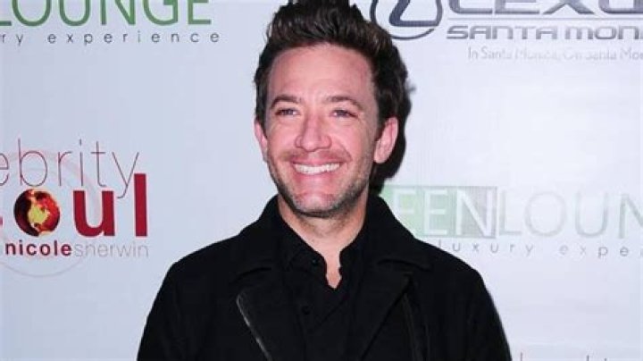 David Faustino Net Worth, Age, Height, Bio, Birthday, Wiki!