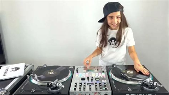 DJ Michelle Biography: Net Worth, Songs, Mix, Age, Pictures, Wikipedia, News, Boyfriend