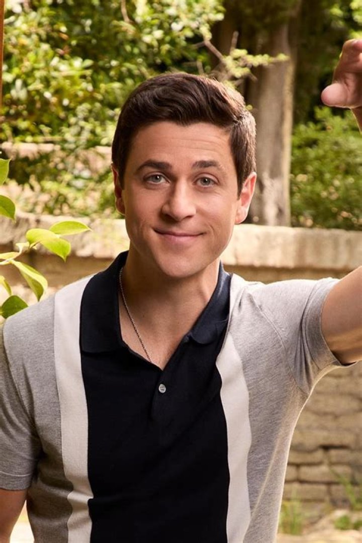 Don Henrie - Net Worth, Age, Height, Birthday, Bio, Wiki!