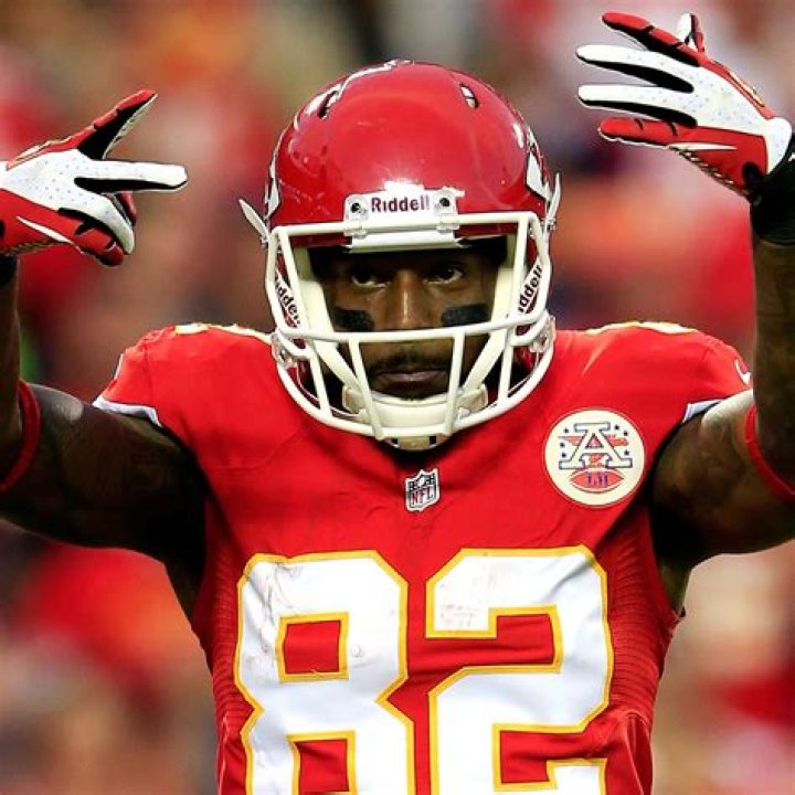 Dwayne Bowe - Net Worth, Age, Height, Birthday, Bio, Wiki!