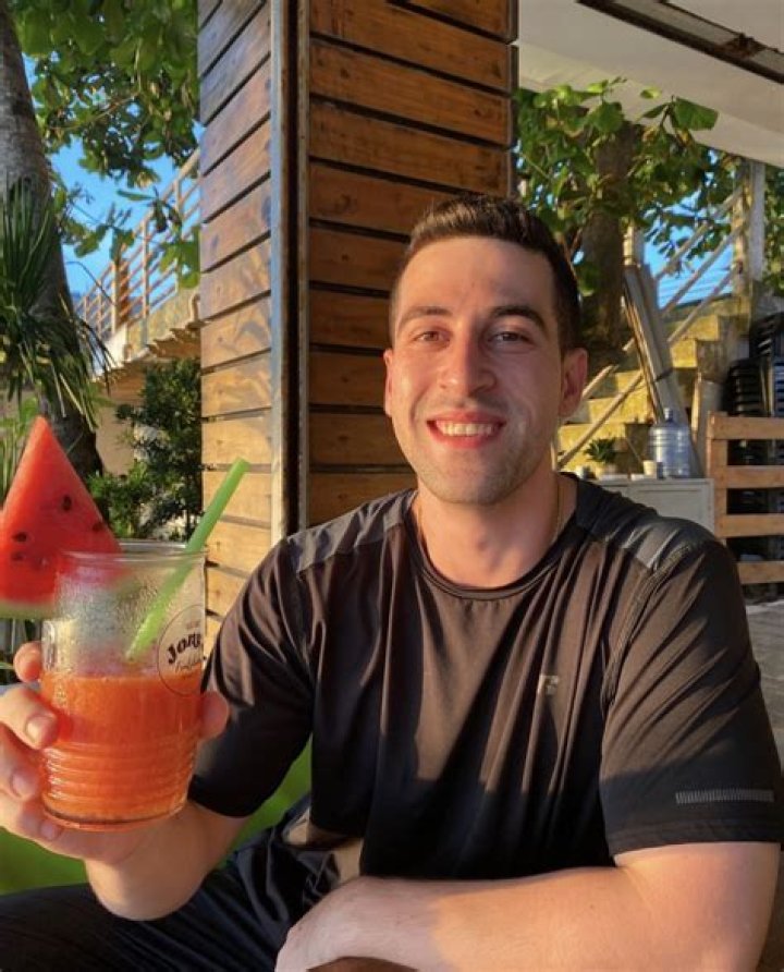 Fame | The Hungry Syrian Wanderer net worth and salary income estimation Apr, 2024