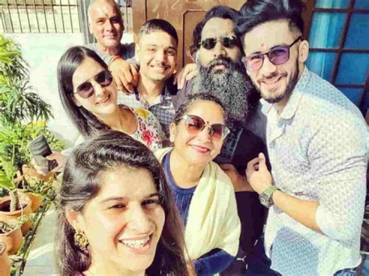 Harshit Tomar’s Girlfriend: Who is Harshit Tomar Dating?