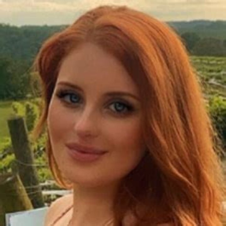 How Old Is Brooke Adee? Her Age, The Voice, Songs, Siblings, Dating, Facts