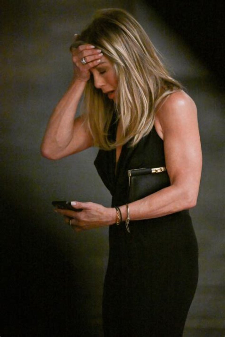 Jennifer Aniston Terrified Of Justin Theroux’s Veins – They Remind Her Of Angelina Jolie!