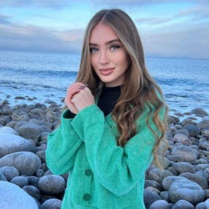 Julia Erokhina- Wiki, Age, Ethnicity, Boyfriend, Height, Net Worth, Career