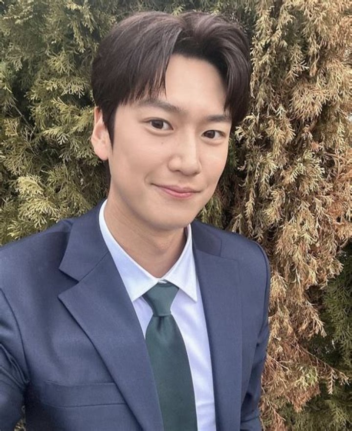 Kim Jin-woo Net Worth, Age, Height, Bio, Birthday, Wiki!