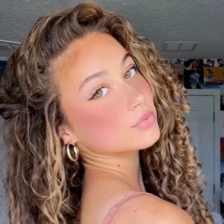 Marley Arnold- Wiki, Age, Height, Net Worth, Boyfriend, Ethnicity