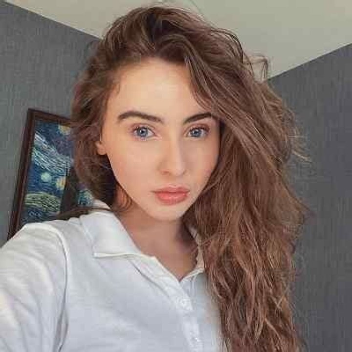 Sadie Aldis- Net Worth, Bio, Age, Boyfriend, Tik Tok, Height, Career