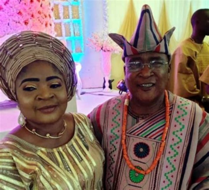 Salawa Abeni Biography: Age, Children, Songs, Husband, Net Worth, Son, Mixtape, Daughter, House, Wikipedia, Albums