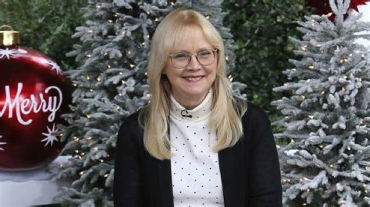 Tara Long - Net Worth, Age, Height, Birthday, Bio, Wiki!