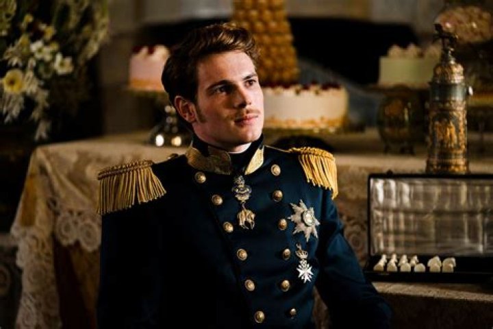 Who is Philip Froissant? Biography, Age, Net Worth, Girlfriend, Height